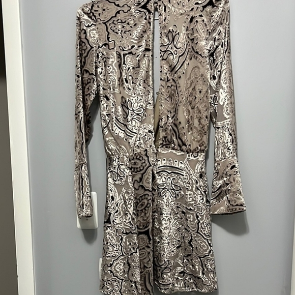 ASOS DESIGN bias cut drape mini dress wbutton detail in paisley velvet Sz 6 NWT - Picture 10 of 15